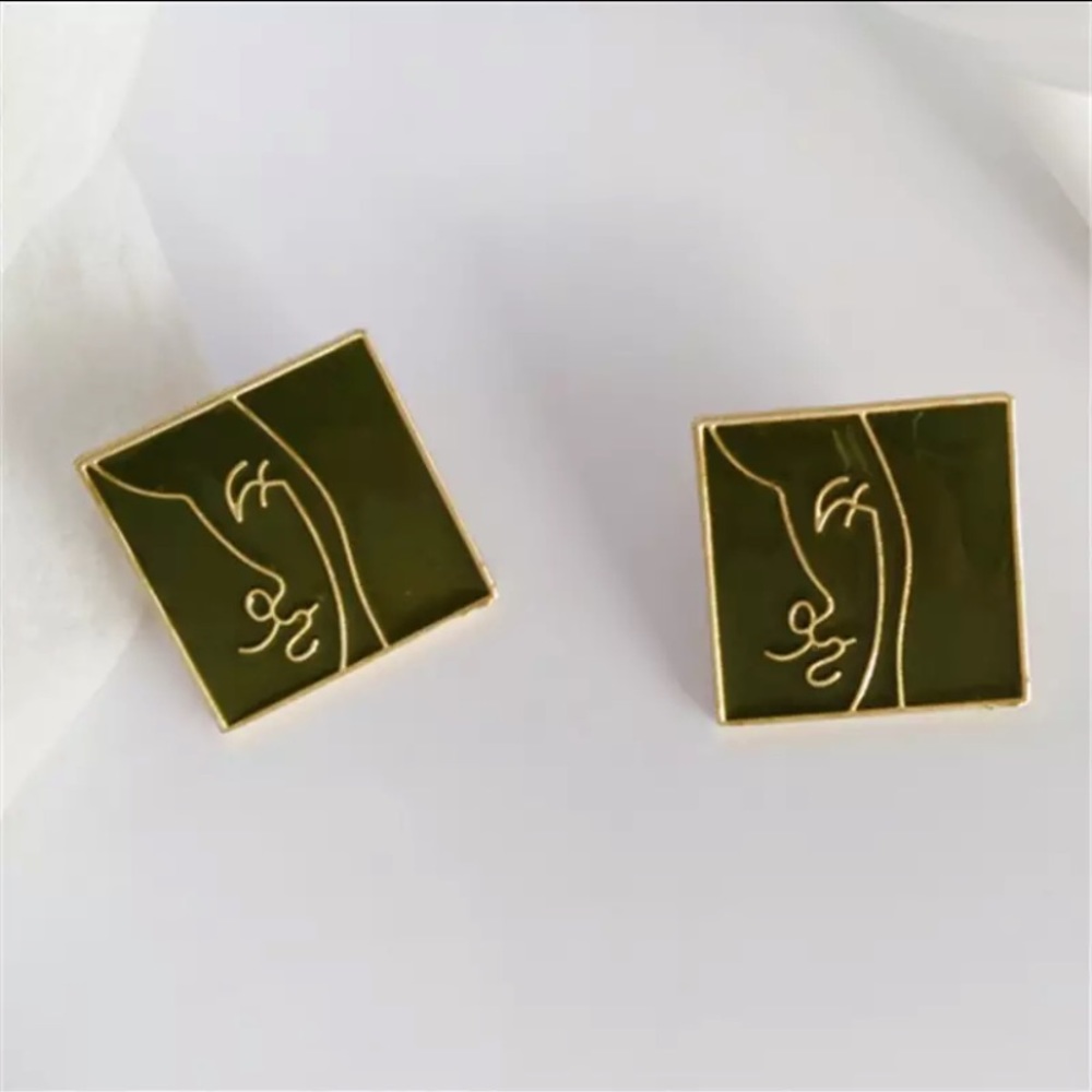 Portrait Painting stud earrings - green